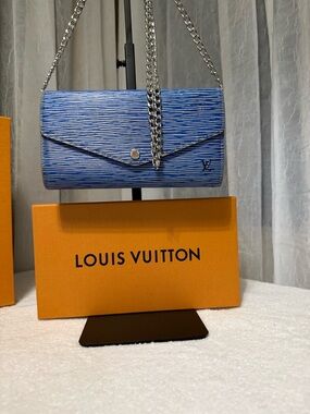 Louis  Vuitton VINTAGE BlueTextured Epi Leather Continental Wallet